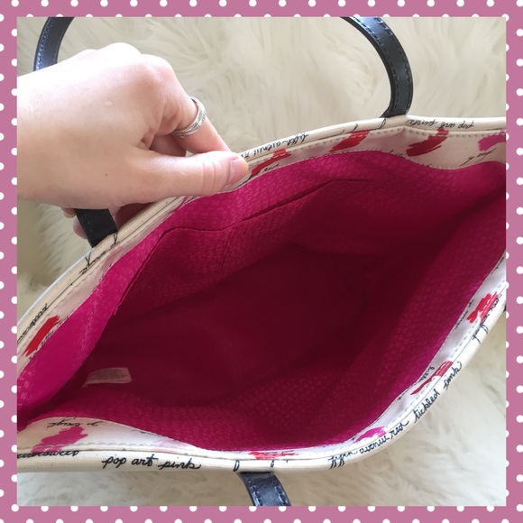 SOLD SOLD SOLD Kate Spade ♠️ lipstick smudge tote - Picture 4 of 8